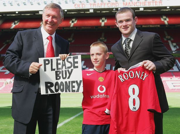 Wayne-Rooney-signs-for-Manchester-United.jpg