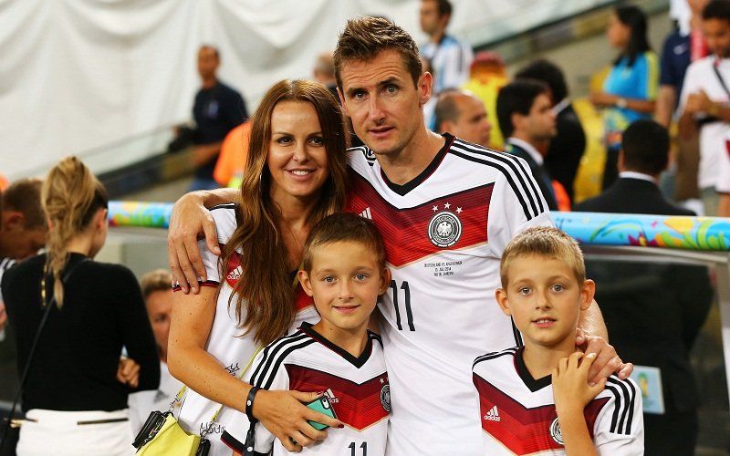 Miroslav Klose With His Wife, Sylwia & Sons, Luan & Noah (2014 FIFA World Cup).jpg