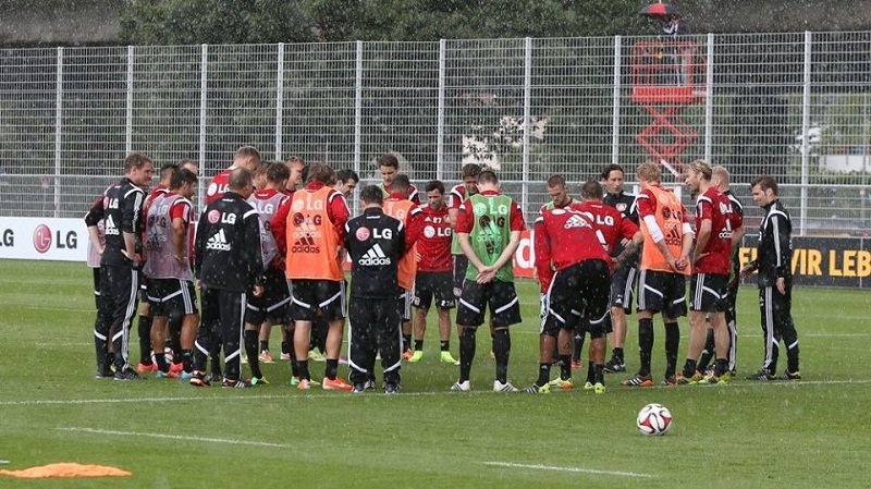 Bayer Leverkusen Training.jpg
