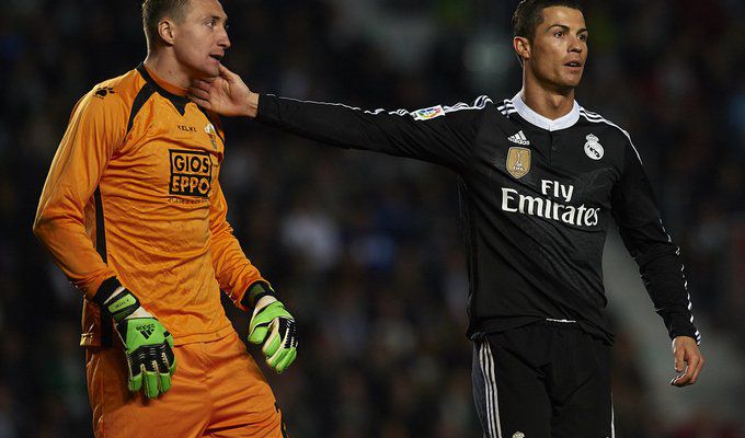 Cristiano Ronaldo & Tyton (Elche - Real Madrid) (24).jpg