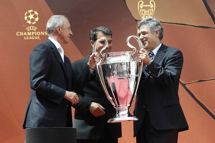 Joan Laporta - UEFA Champions League Trophy.jpg