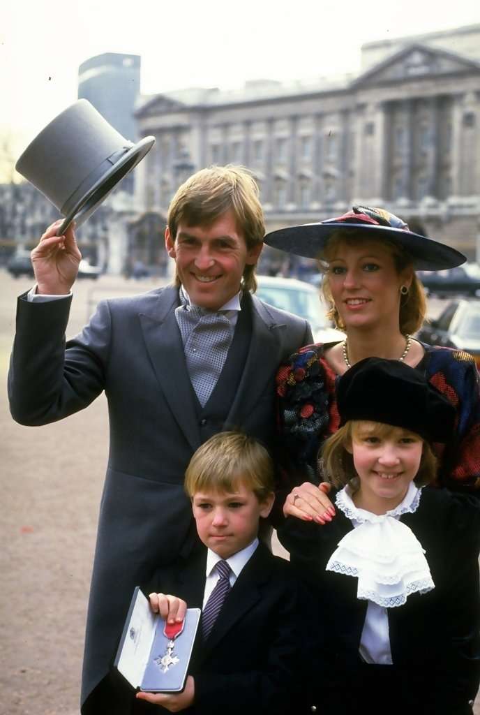 Kenny Dalglish & His Wife With Childrens.jpg
