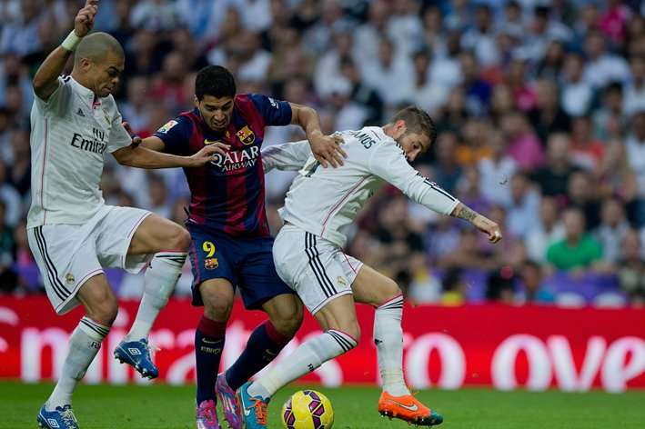 Luis Suarez (Real Madrid - Barcelona).jpg