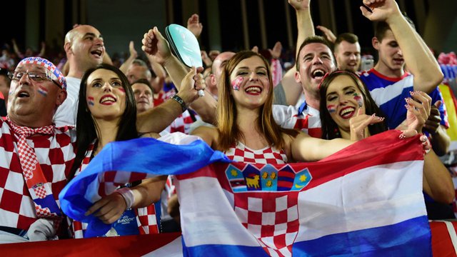 euro-2016-croatia-fans_bv9ob25ut7ys1n5qppz2gjp1x.jpg
