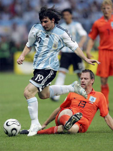 لیونل مسی|تصاویر بهترین بازیکن جهان و اسطوره باشگاه بارسلونا