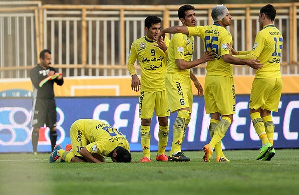 شادی بازیکن نفت|None