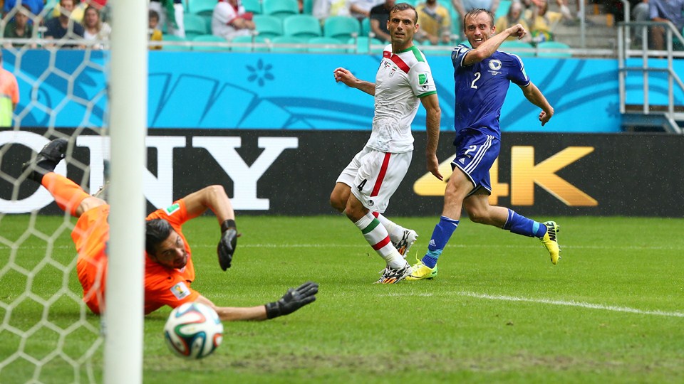 ورساجویچ|لحظه باز شدن دروازه ایران توس مهاجم بوسنی .