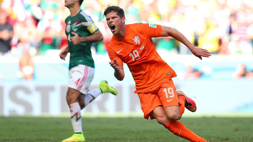 کلاس یان هونته لار|خوشحالی کلاس یان هونته لار ، مهاجم هلند بعد از گلزنی مقابل مکزیک.