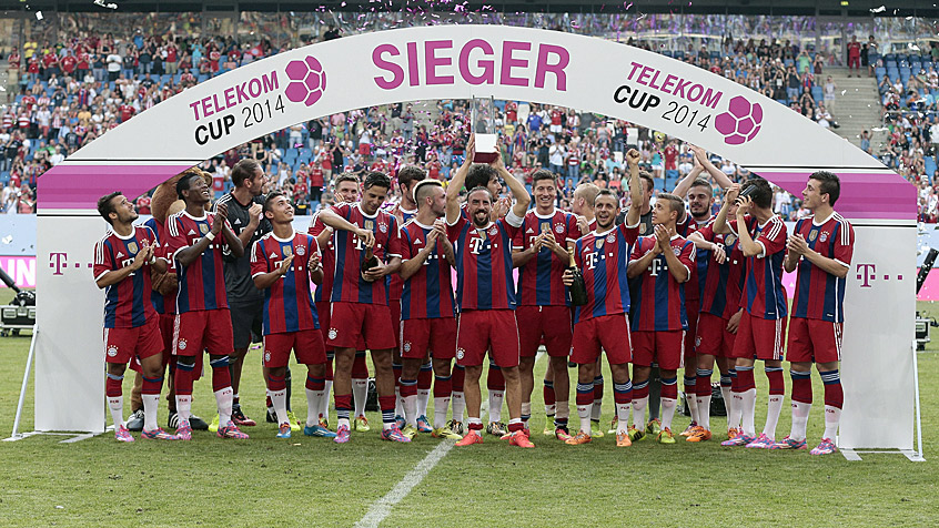 بایرن مونیخ|اولین جام قهرمانی بایرن در این فصل.