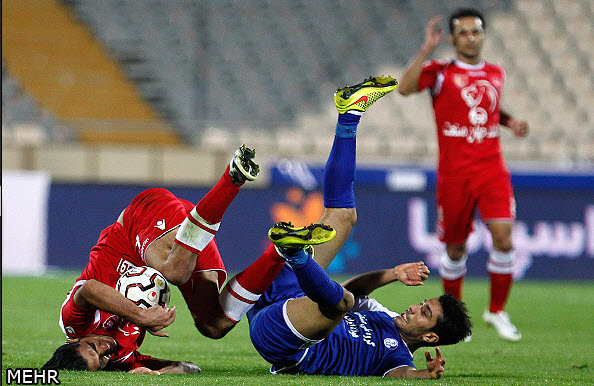 برخورد دو بازیکن|پرسپولیس 2-1 استقلال خوزستان / لیگ برتر