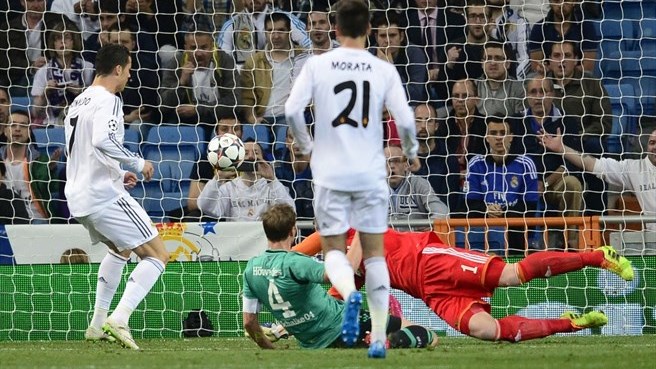 کریستیانو رونالدو|کریس رونالدو گل آغازین مادریدی ها در بازی رفت برابر شالکه از مرحله ی یک هشتم نهایی لیگ قهرمانان و گل دوازدهم خود را به ثمر می رساند.