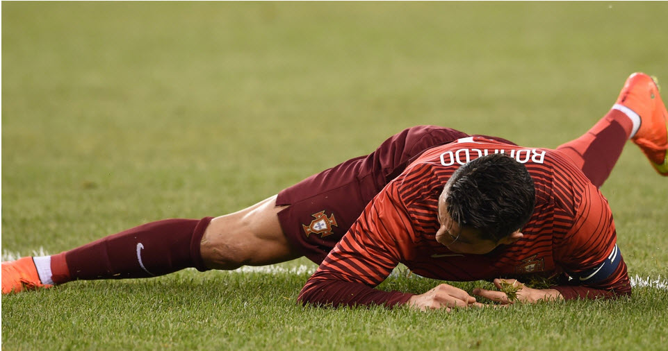 کریستیانو رونالدو|کریس رونالدو در بازی مقابل ایرلند در ترکیب پرتغال حضور داشت.