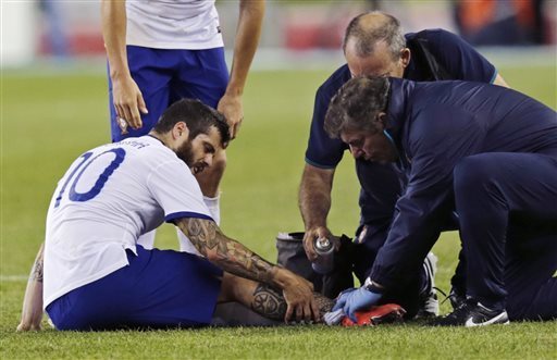 سانتوس مونتینیو|عکس العمل موتینیو بعد از مصدوم شدن در جریان بازی با مکزیک.