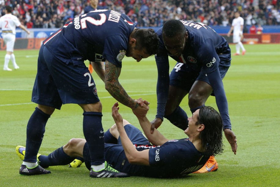 شادی بازیکنان پی اس جی|پاریس سن ژرمن 6 - 1 ليل / لوشامپیونه