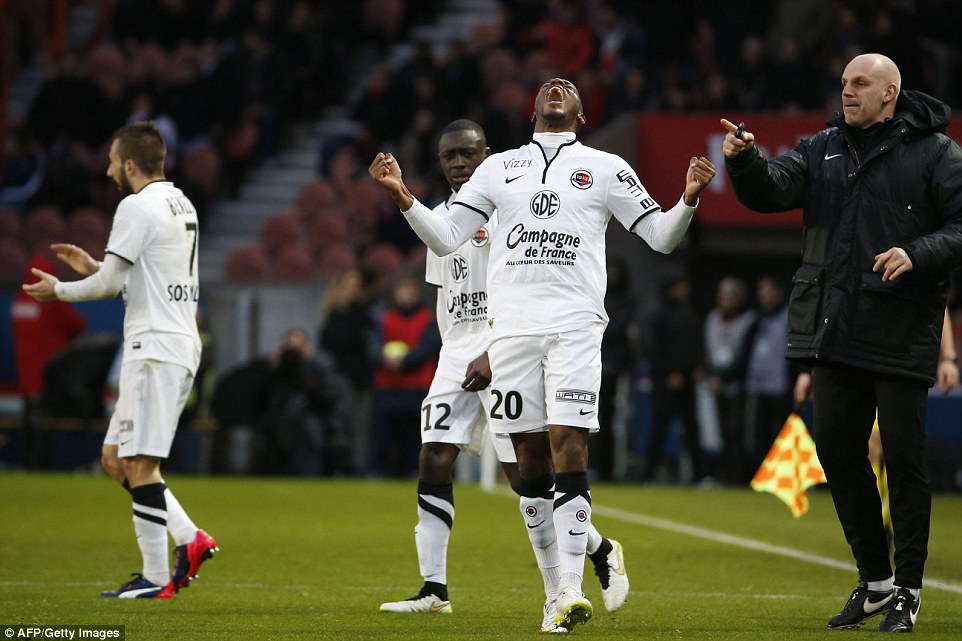 شادی بازیکن کان|پاریس سن ژرمن 2 - 2 كان / لوشامپیونه