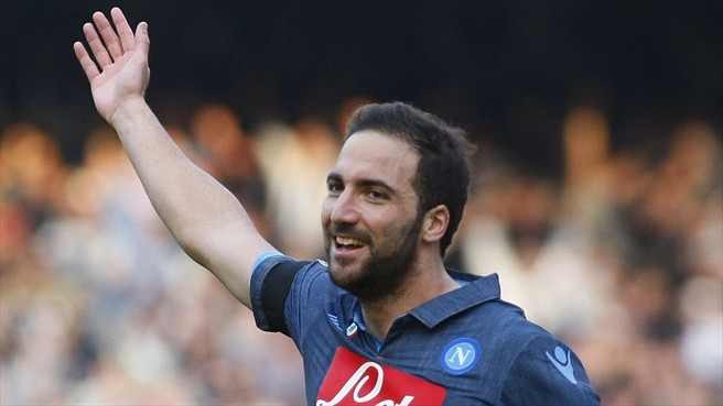 گونزالو ایگواین|ناپولی 3 - 3 کالیاری / سری آ