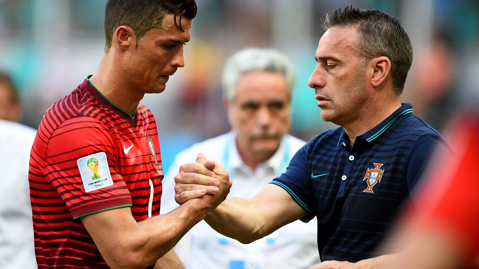 کریستیانو رونالدو|دست دادن کریس رونالدو بعد از اتمام مسابقه مقابل تیم ملی آلمان .