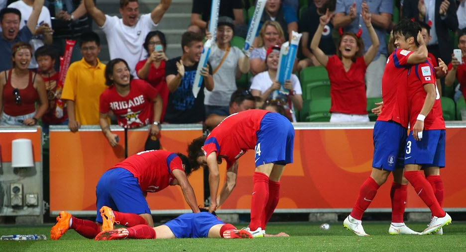 شادی بازیکنان کره بعد از گلزنی|کره جنوبی 2 - 0 ازبکستان / جام ملت های آسیا