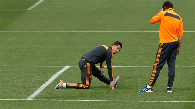 جلسه تمرینی رئال با حضور رونالدو پیش از فینال لیگ قهرمانان اروپا|کریستیانو رونالدو، در جلسه تمرینی رئال مادرید پیش از دیدار فینال لیگ قهرمانان اروپا برابر اتلتیکو مادرید شرک می کند.