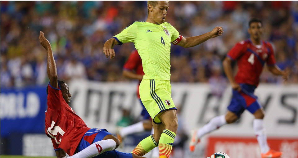 كيسوکه هوندا|تکل خطرناک بازیکن کاستاریکا روی پای هوندا