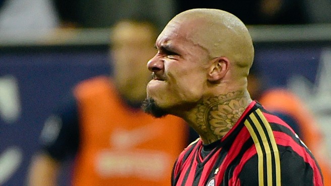 نایجل دی یانگ|شادی جالب دی یانگ بعد از باز کردن دروازه اینتر میلان