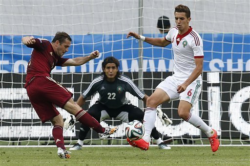 الکساندر کِرزاکُف|شوت سرکش و دیدنی الکساندر کرژاکوو به سمت دروازه تیم ملی مراکش.