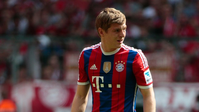 تونی کروس|نگاه معنی دار تونی کروس به بازی