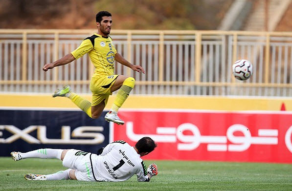 صحنه باز شدن دروازه سپاهان|نفت تهران 3-0 سپاهان / لیگ برتر