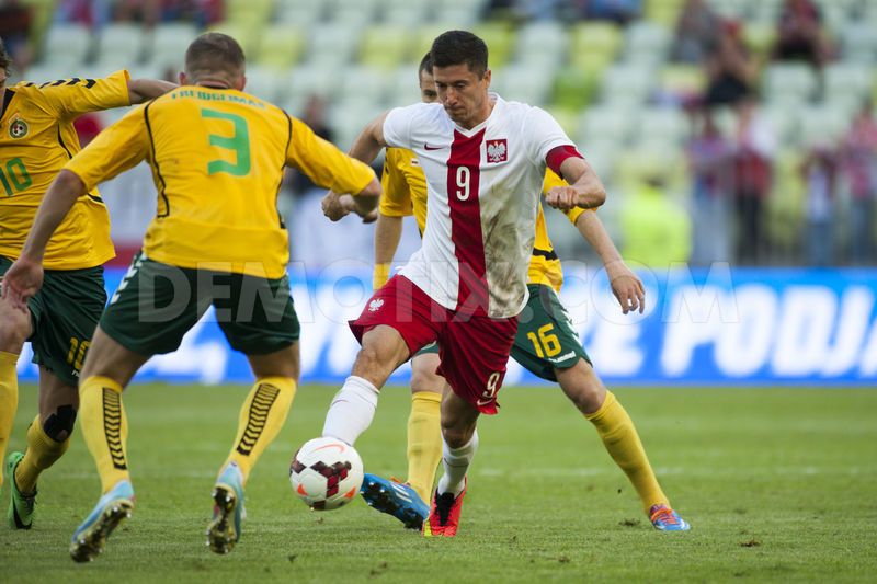 رابرت لواندوفسکی|تلاش های بسیار رابرت لواندونسکی برای گلزنی تیمش لهستان.