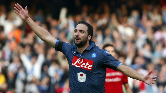 گونزالو ایگواین|ناپولی 3 - 3 کالیاری / سری آ