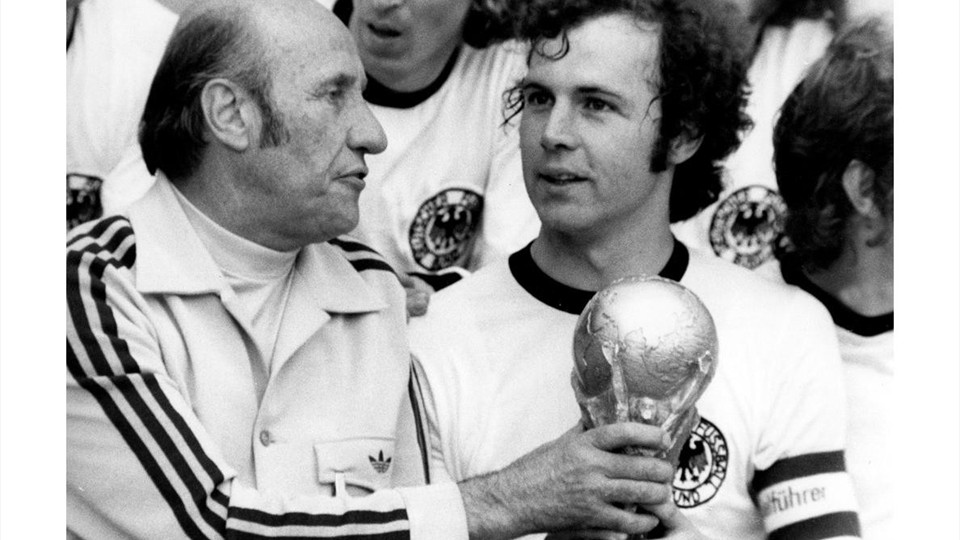 جام جهانی 1974|جام جهانی 1974 آلمان، فرانتس بکن بائر سرمربی تیم، هلموت شون.