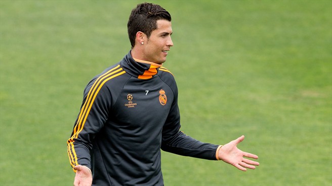 جلسه تمرینی رئال با حضور رونالدو پیش از فینال لیگ قهرمانان اروپا|کریستیانو رونالدو، در جلسه تمرینی رئال مادرید پیش از دیدار فینال لیگ قهرمانان اروپا برابر اتلتیکو مادرید شرک می کند.