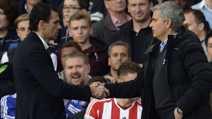 خوزه مورینیو|پایان بازی با پیروزی ساندرلند و خوس و بش مورینیو با مربی تیم مقابل