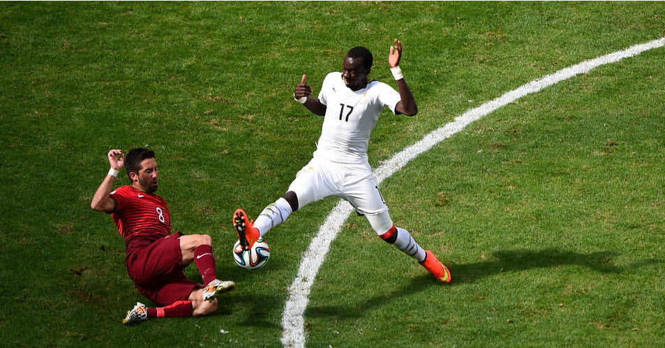 ژوآئو مونتینیو - محمد رابیو|تقابل ژوآئو مونتینیو، بازیکن پرتغال با یار حریف .