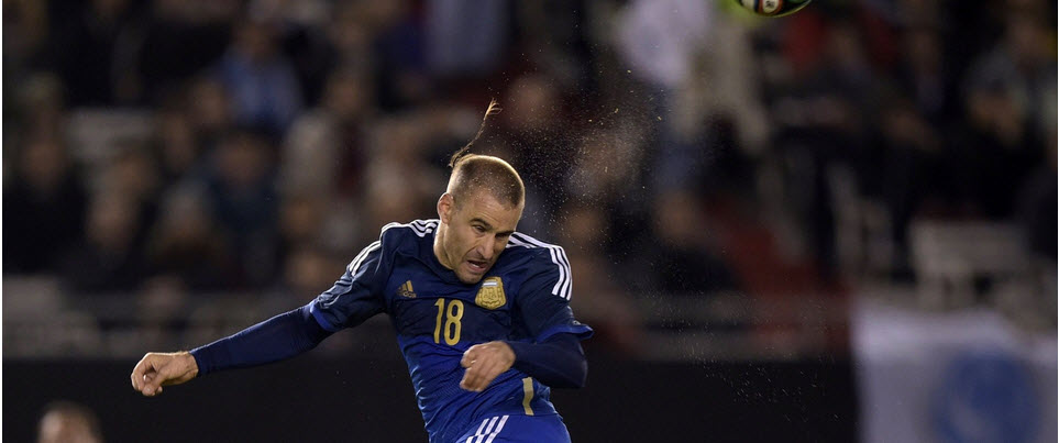 رودریگو سباستین پالاسیو|شوت زیبای رودریگو پالاسیو در بازی مقابل  ترینداد و توباگو.