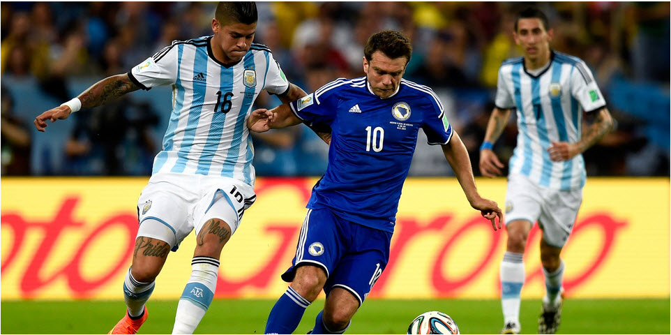 زججدان میسیموویچ - مارکوس روجو|درگیری میان میسیمویچ و مدافع آرژانتین ، مارکوس روجو برای گرفتن توپ .