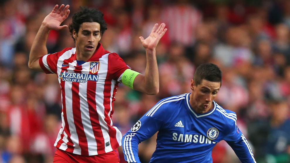 فیلیپ لوئیس - تورس|رقایت تورس و فیلیپ لوییز بر سر گرفتن توپ