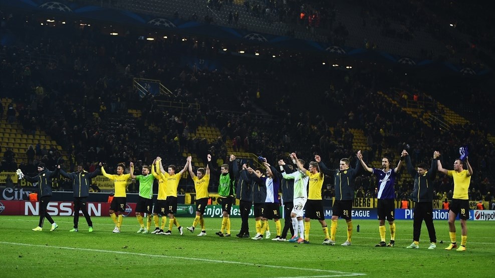 شادی بازیکنان دورتموند|None