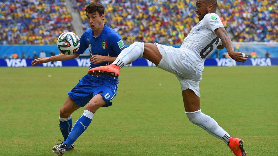 متیو دارمیان - پریرا|تلاش پریرا برای متوقف کردن دارمیان از ایتالیا .