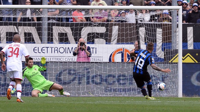 جرمان گوستاو دنيس|لحظه باز شدن قفل دروازه میلان توسط ژرمن دنیس.