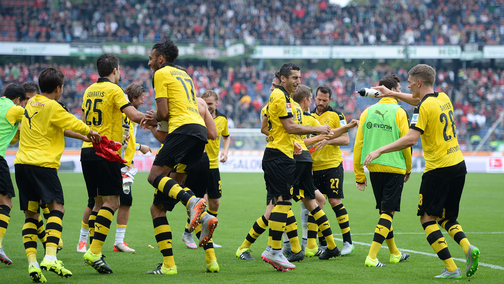 شادی بازیکنان دورتموند|هانوفر 2 - 4 بوروسيا دورتموند / بوندسلیگا