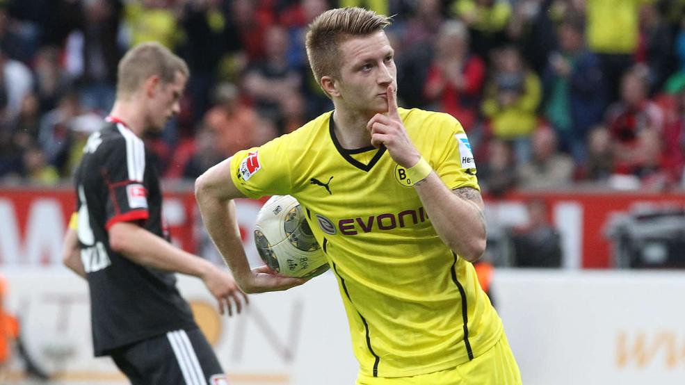 ماركو رویس|خوشحالی رویس بعد از گلزنی.