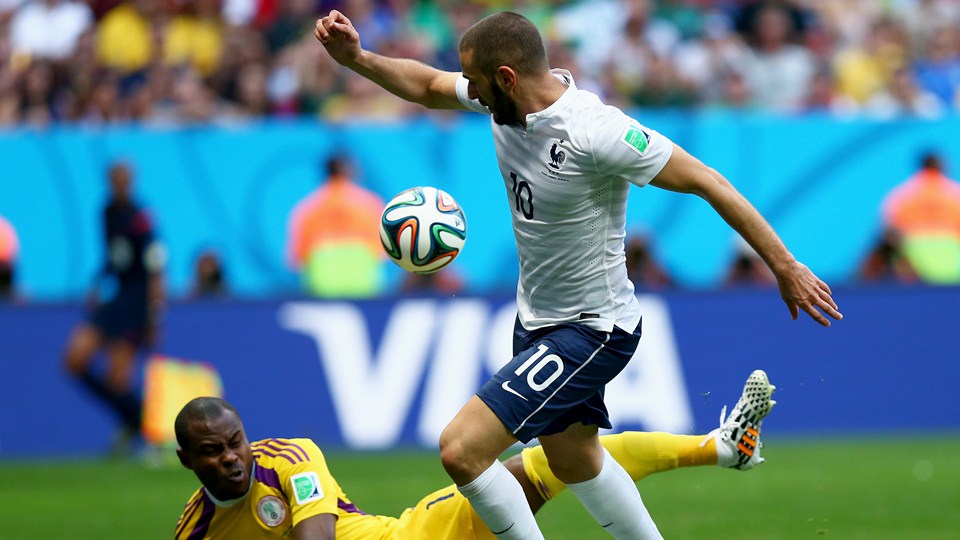 وينسينت اینیما - کریم بنزما|تقابل کریم بنزما از تیم ملی فرانسه با دروازه بان نیجریه ،وينسينت اینیما.