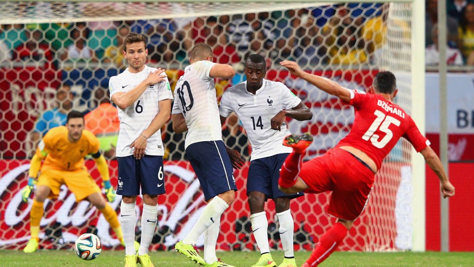 دزمیلی|ضربه ایستگاهی دیدنی دزمیلی که منجر به گل تیمش سوئیس شد .