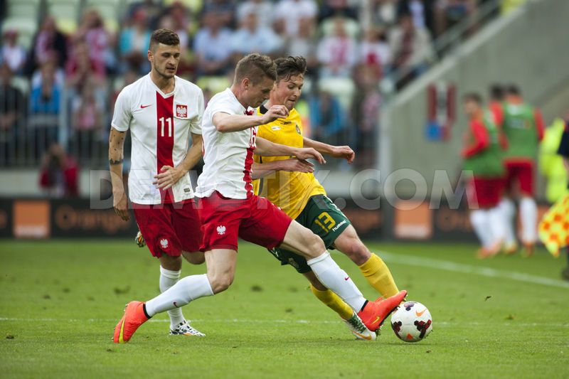 لهستان - لیتوانی|درگیری بین بازیکنان لهستان و لیتوانی بر سر توپ.