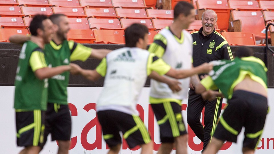 ویسنته دل بوسکه|لذت سرمربی اسپانیا ویسنته دل بوسکه از دیدن تمرین شاگردانش.