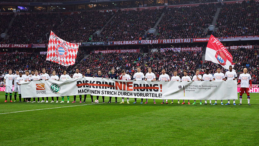 ابتدای بازی|بایرن مونیخ 0 - 2 مونشن گلادباخ / بوندسلیگا