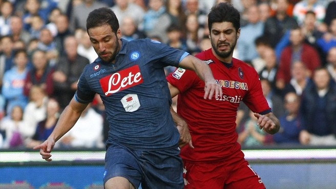 گونزالو ایگواین|ناپولی 3 - 3 کالیاری / سری آ