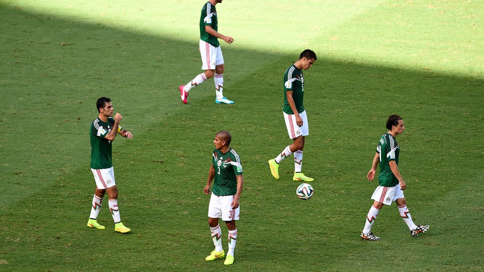 مکزیک|عکس العمل کاپیتان و بازیکنان دیگر مکزیک بعد از دریافت گل دوم.