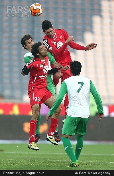 پرسپولیس 2 -  1 ذوب آهن|جدال هوایی رضا حقیقی و مهدی سید صالحی با قاسم حدادی فر
